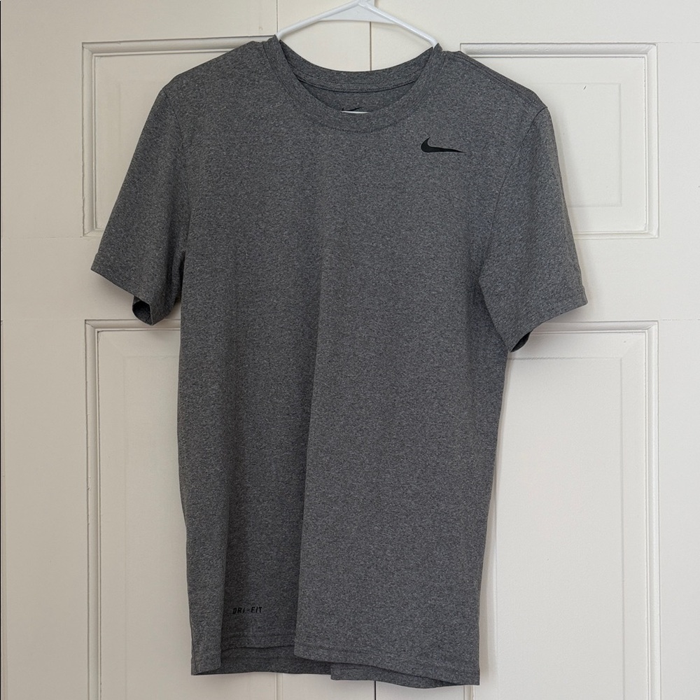 Nike Men's Dark Gray Short Sleeve Tee